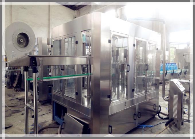 3 - In - 1 Carbonated Soft Drink Filling Machine High Capacity 0.25 - 0.3MPa 0